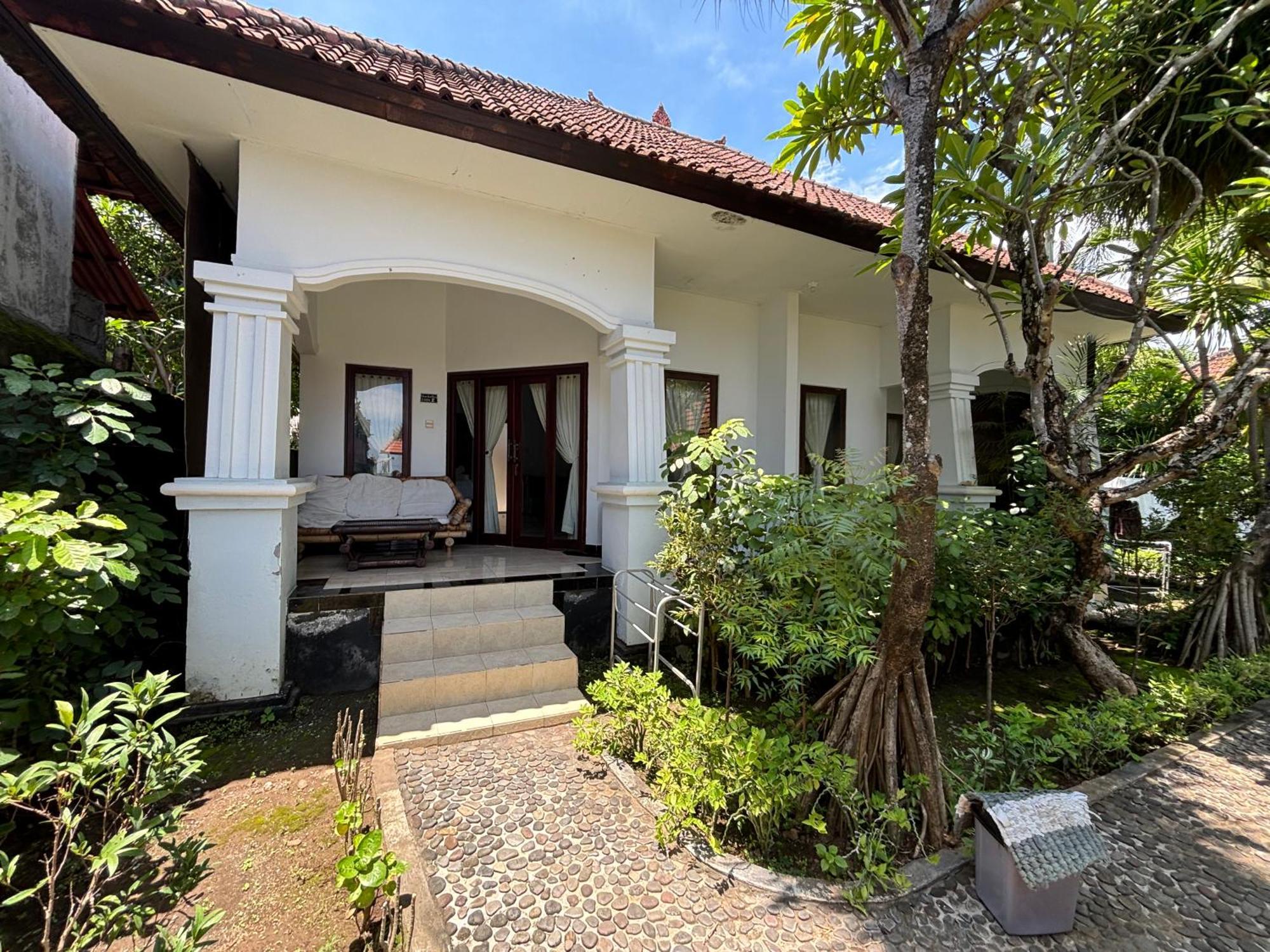 Bahari Beach Amed Exterior photo
